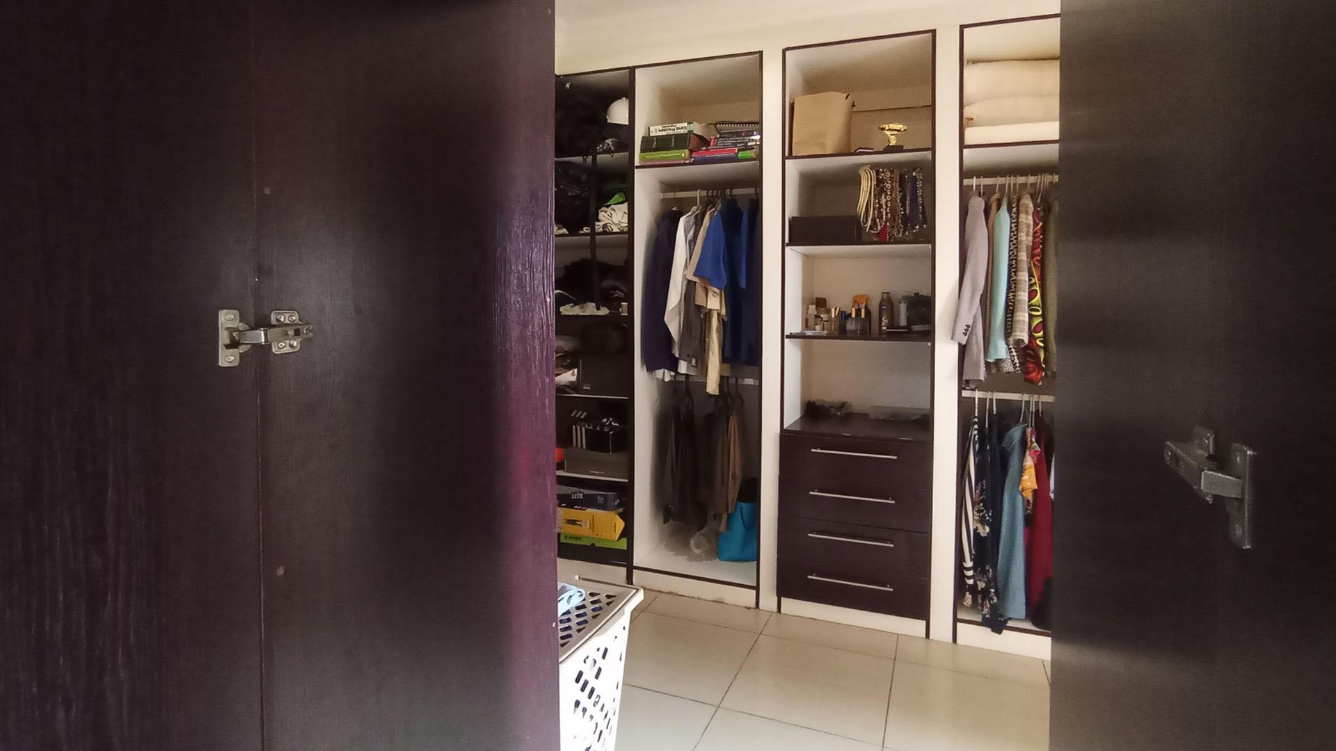 Main Bedroom - 32 square meters of property in Savannah Country Estate