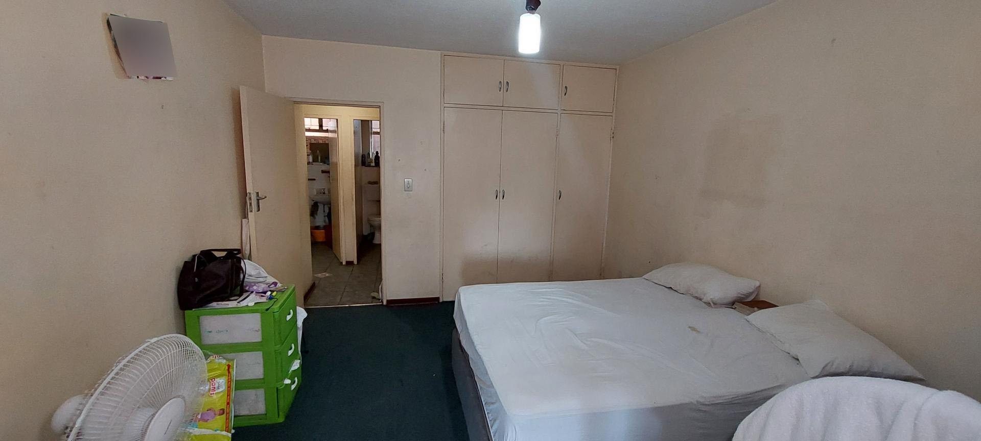 Bed Room 1 of property in Weavind Park