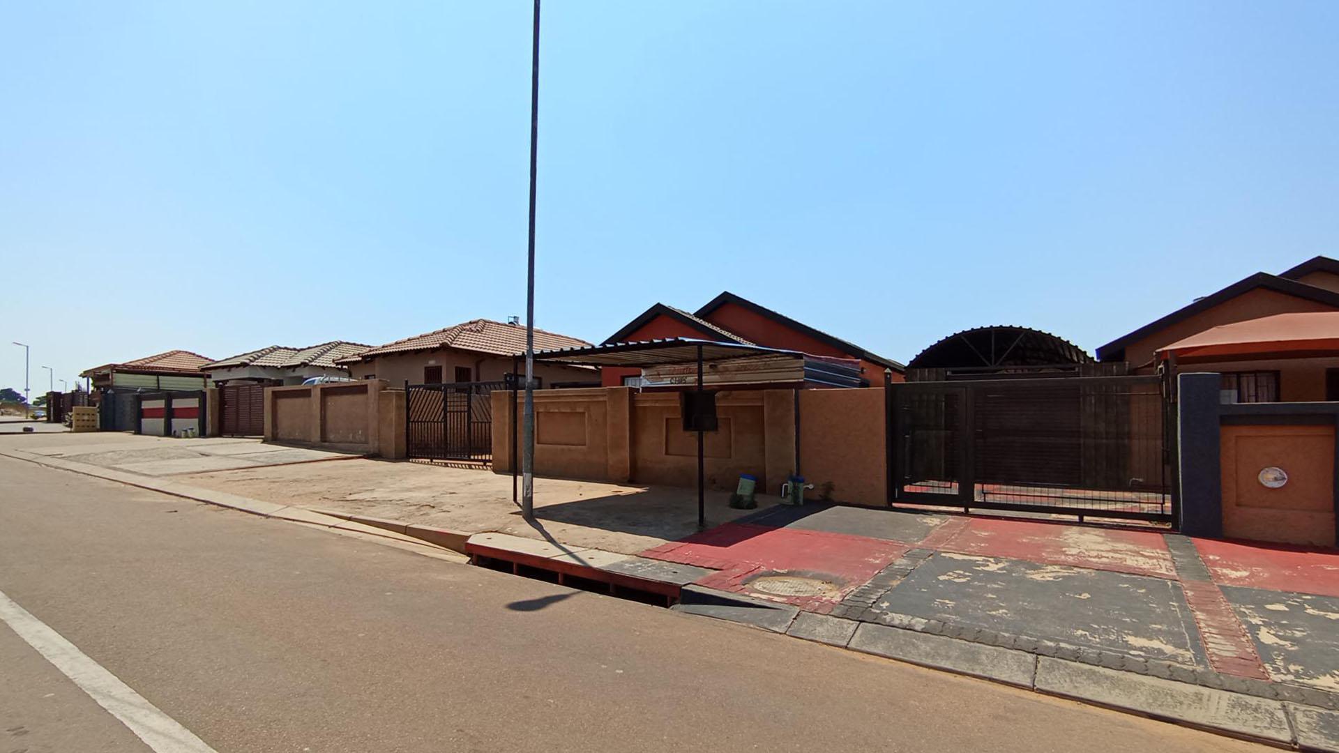 Front View of property in Soshanguve East