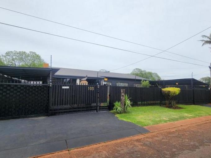 4 Bedroom House for Sale For Sale in Sinoville - MR661696