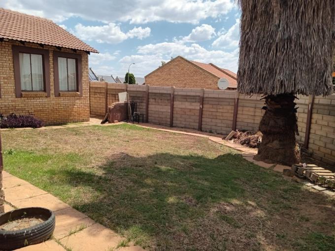 3 Bedroom House for Sale and to Rent For Sale in Esther Park - MR661745