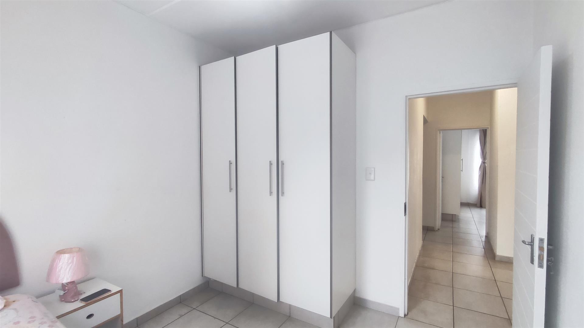 Bed Room 2 - 9 square meters of property in Ravenswood