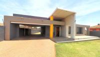 2 Bedroom 1 Bathroom House for Sale for sale in Lenasia