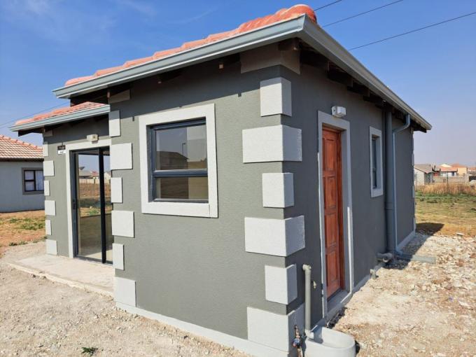 2 Bedroom House for Sale For Sale in Selcourt - MR661899