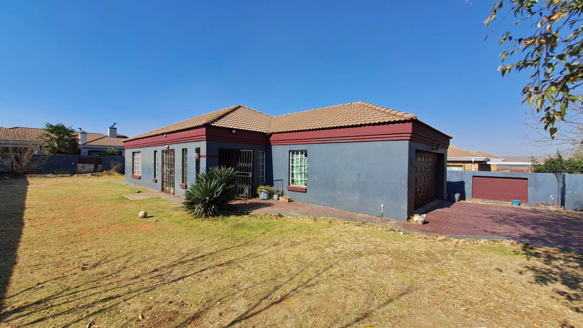 Front View of property in Heidelberg - GP
