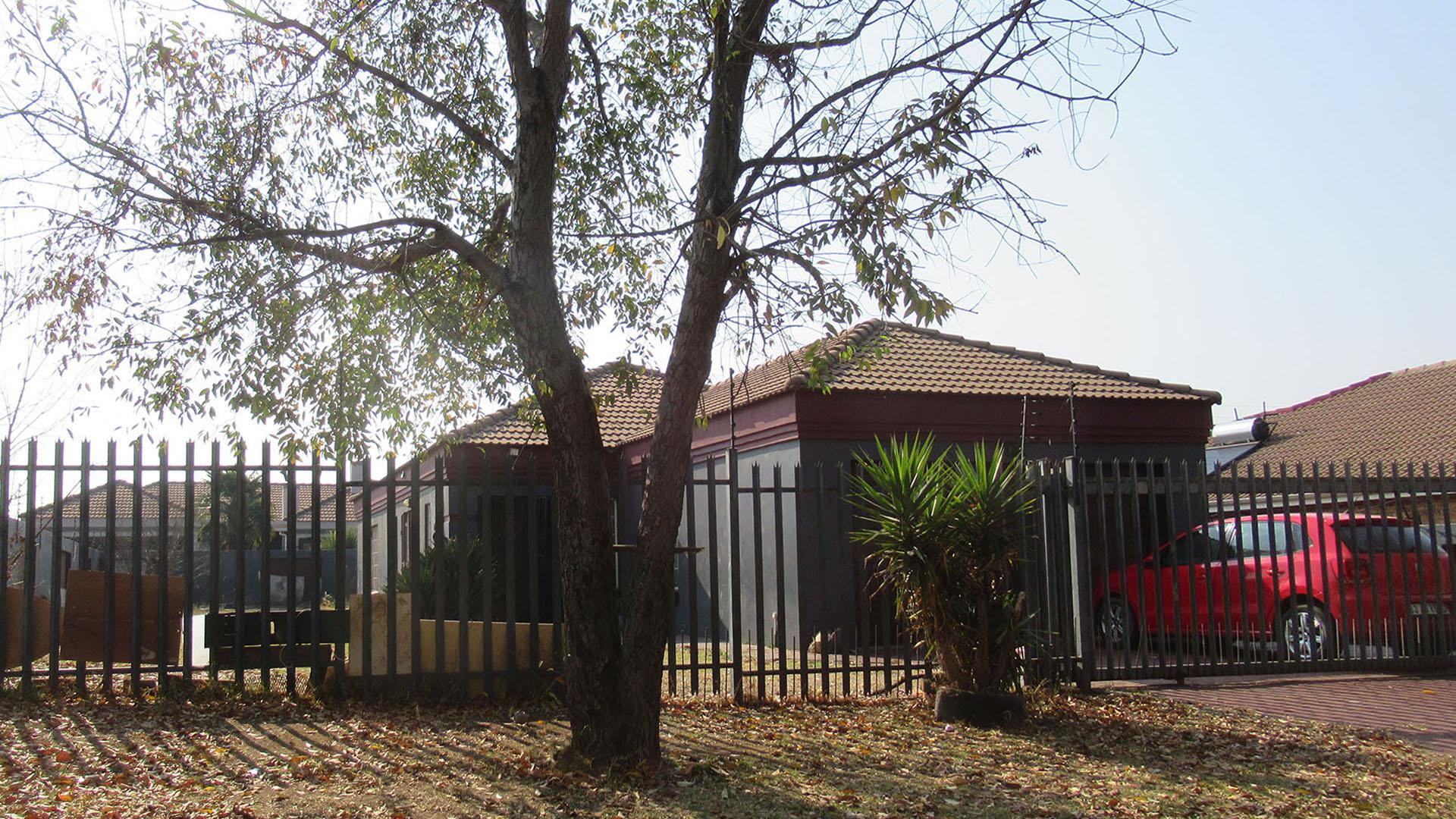 Front View of property in Heidelberg - GP