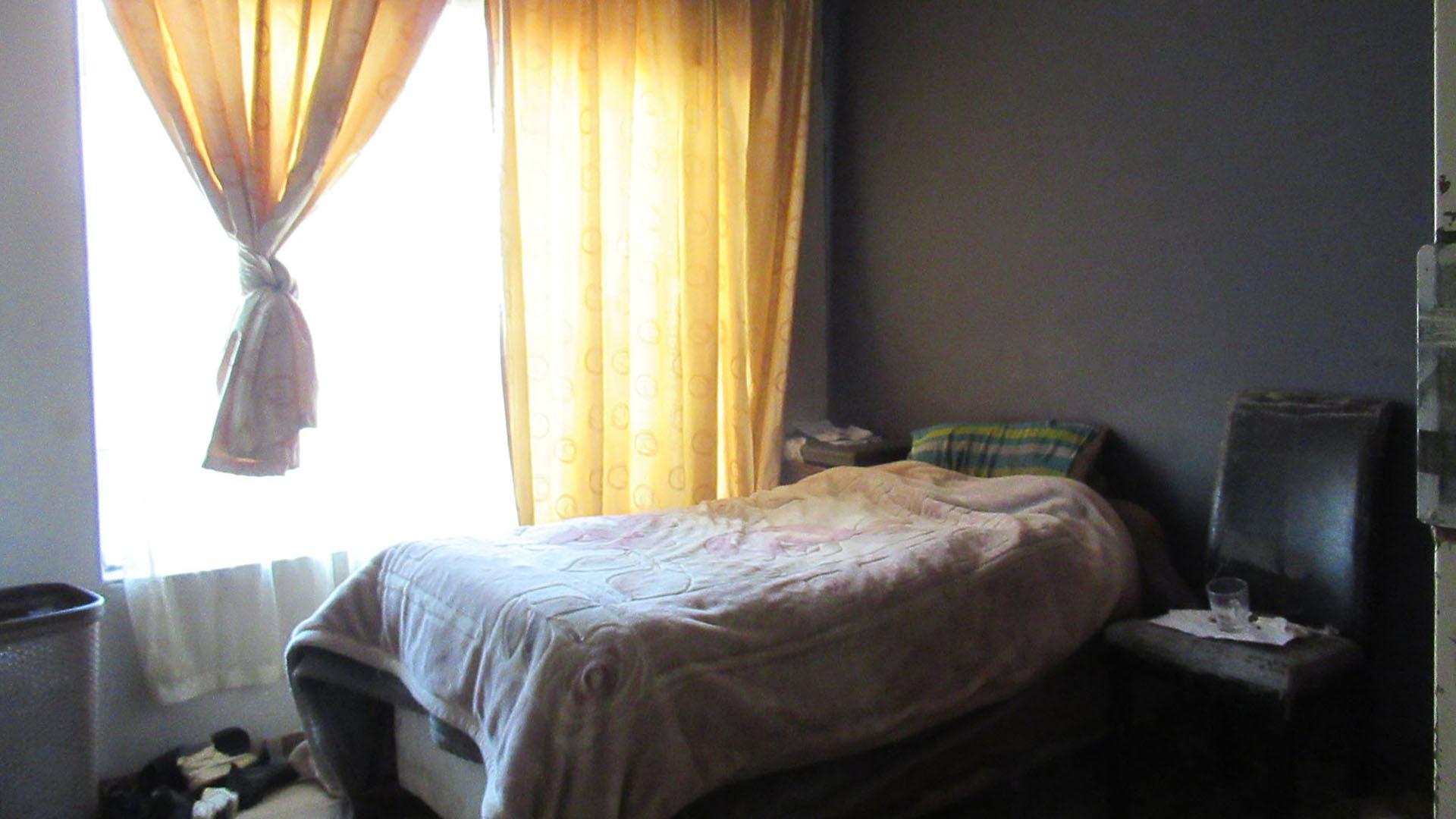 Bed Room 1 - 12 square meters of property in Heidelberg - GP