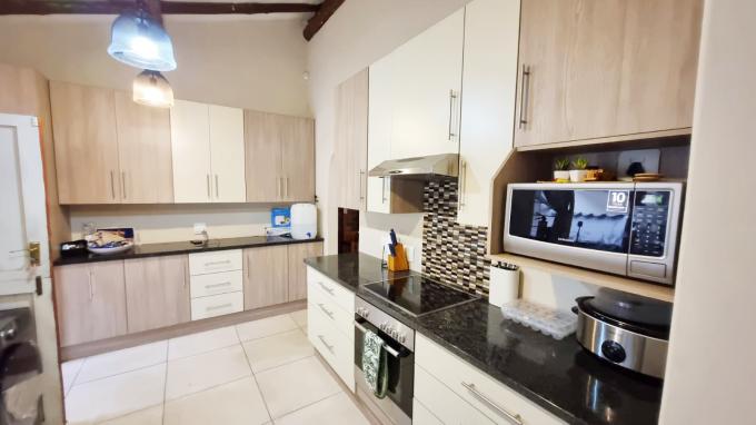 3 Bedroom House for Sale For Sale in Farrarmere - MR661948