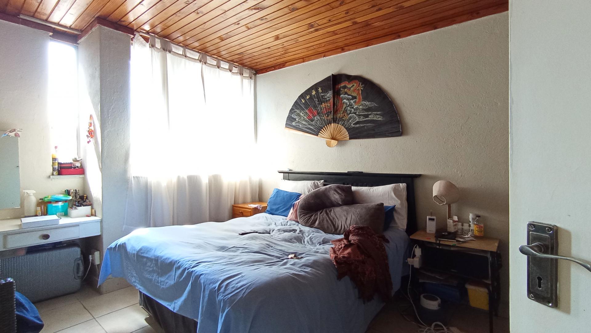 Bed Room 1 - 23 square meters of property in Windsor West