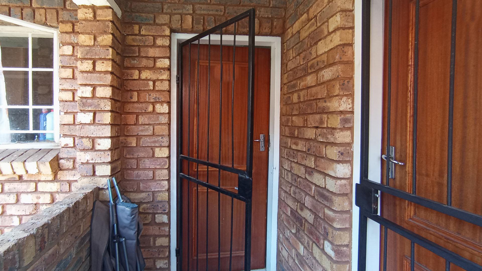 Front View of property in Clarina
