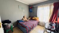 Bed Room 1 - 12 square meters of property in The Orchards