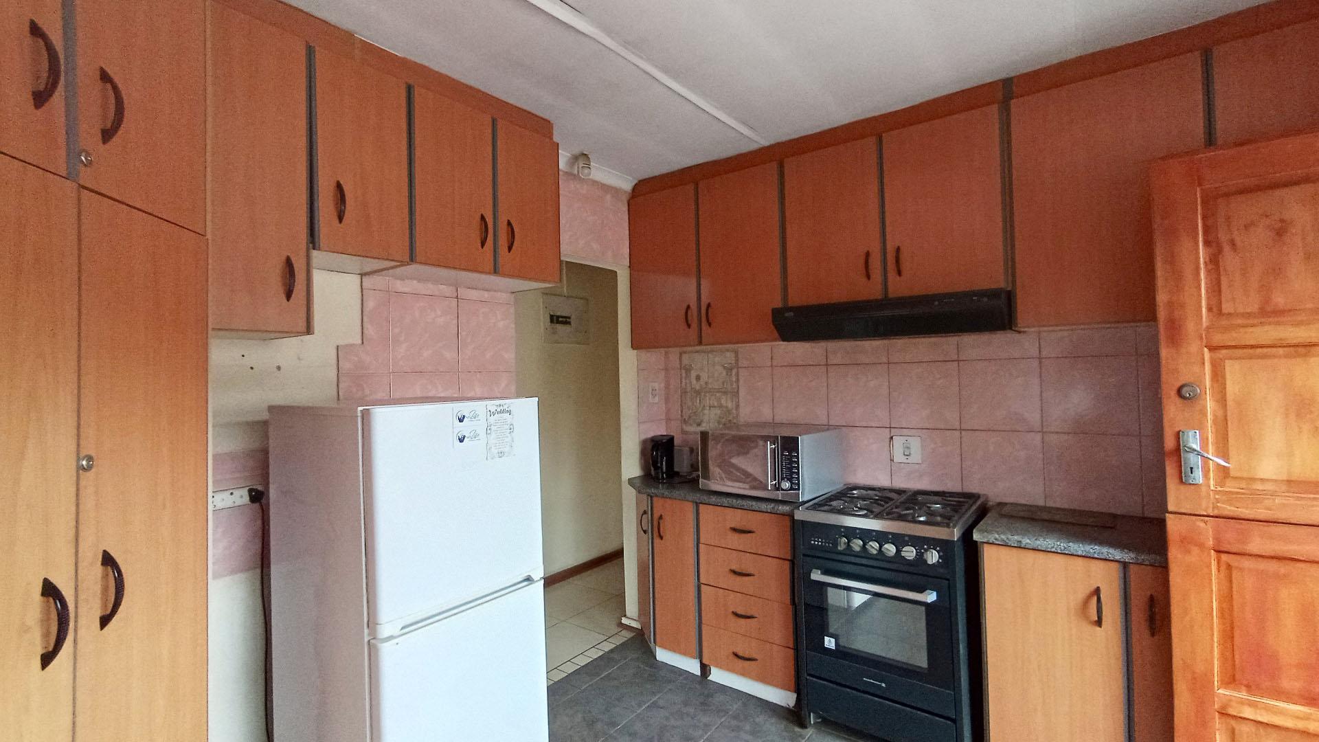 Kitchen - 28 square meters of property in Duffs Road