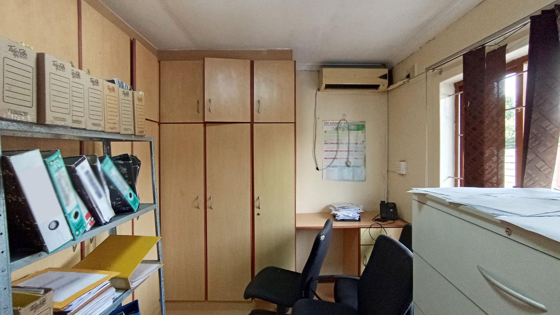 Bed Room 2 - 16 square meters of property in Duffs Road