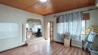 Lounges - 27 square meters of property in Duffs Road