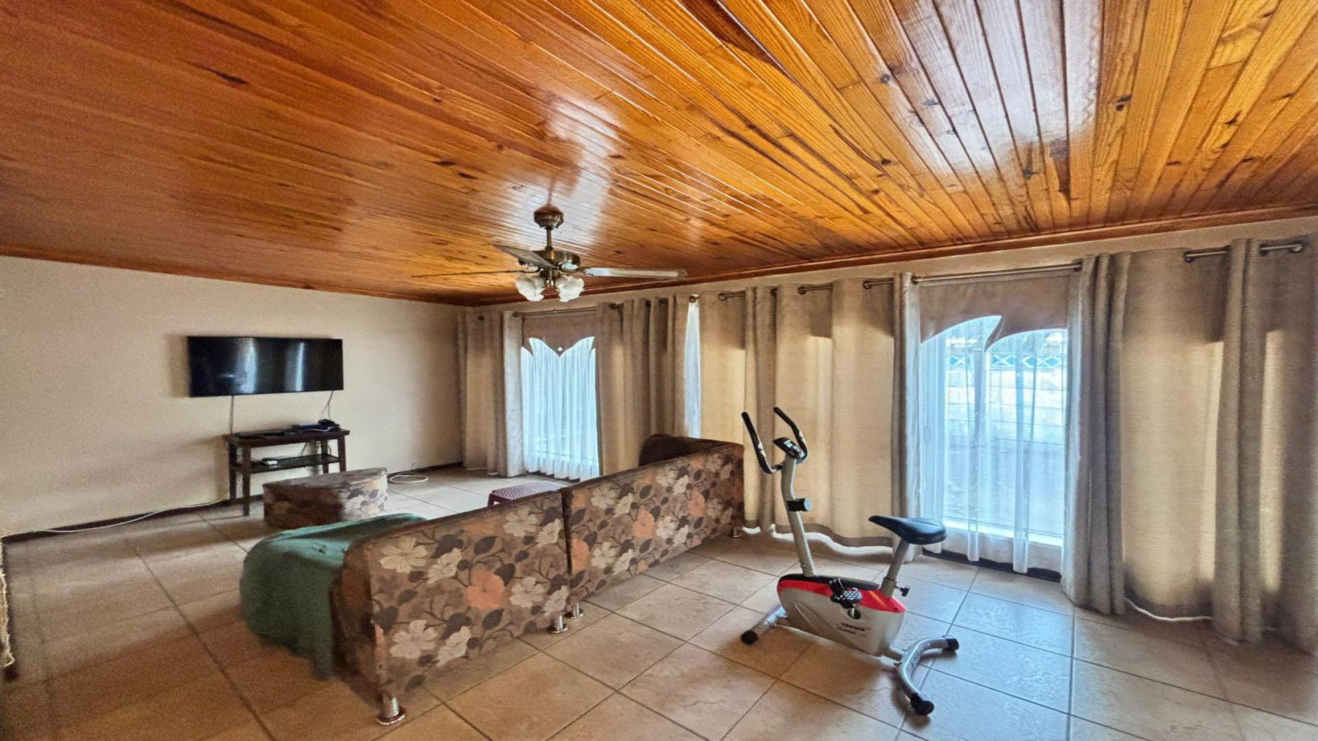 TV Room of property in La Hoff