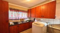 Scullery of property in La Hoff