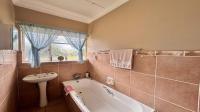 Main Bathroom of property in La Hoff