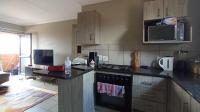 Kitchen - 7 square meters of property in Heuweloord