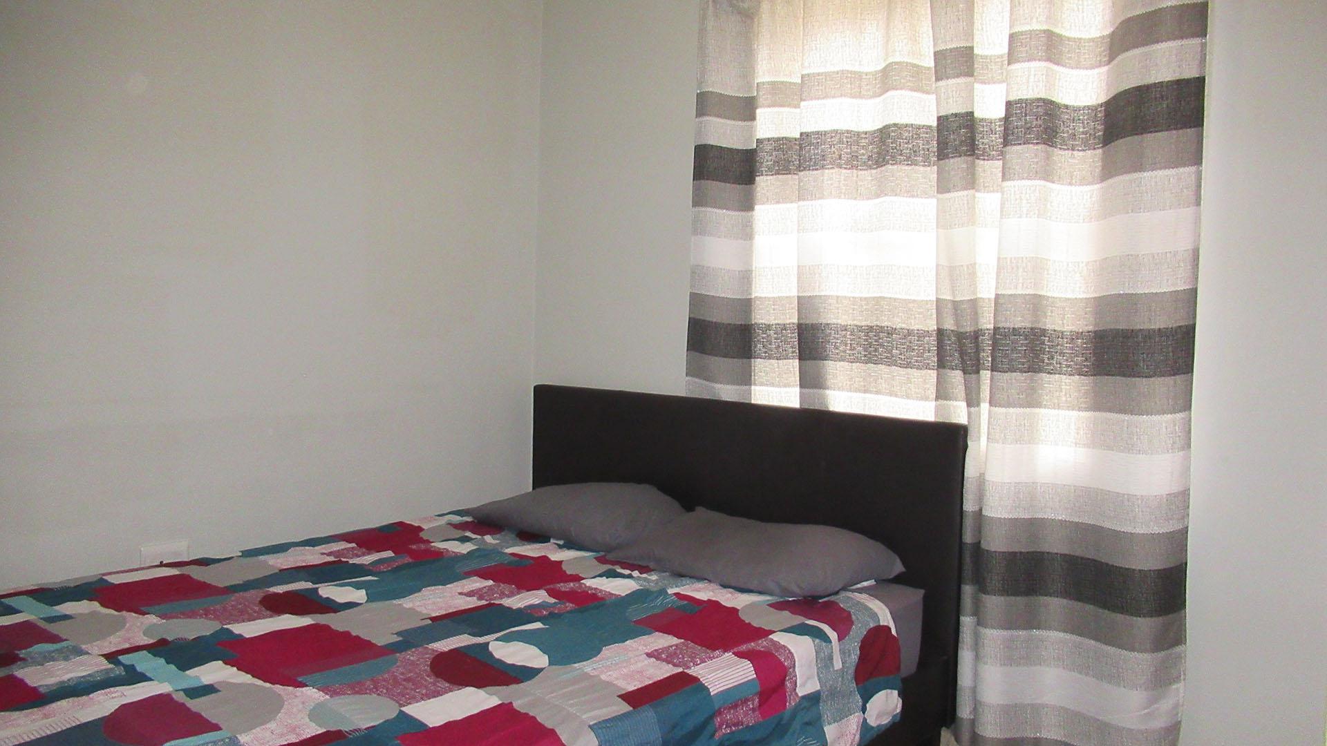 Bed Room 2 - 34 square meters of property in Alveda