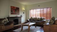 Lounges - 29 square meters of property in Linmeyer