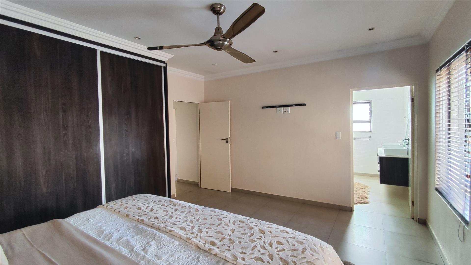 Main Bedroom - 22 square meters of property in Pomona