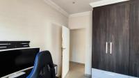 Bed Room 1 - 12 square meters of property in Pomona