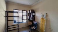 Study - 12 square meters of property in Pomona