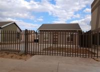 Front View of property in Savanna City