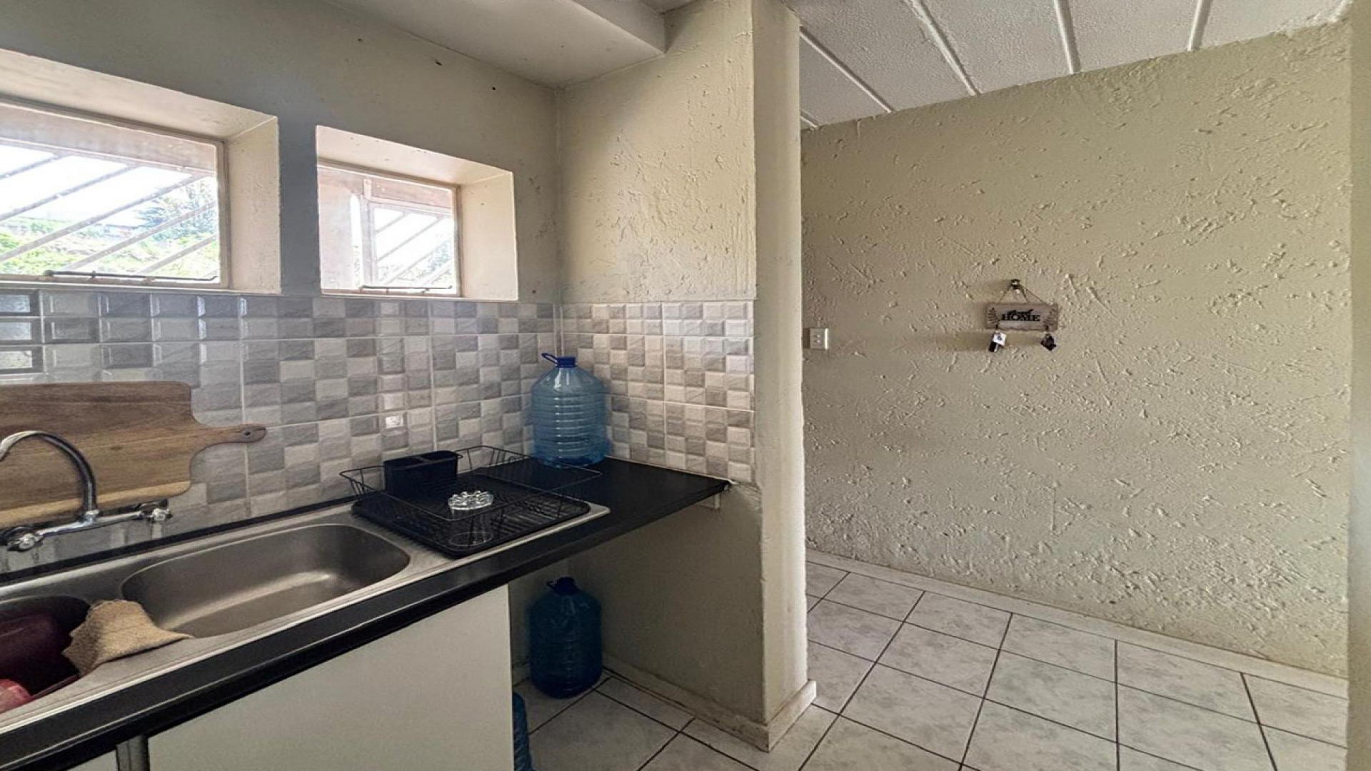 Kitchen - 5 square meters of property in Oakdene