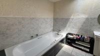 Main Bathroom - 6 square meters of property in Oakdene