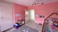 Bed Room 1 - 10 square meters of property in Oakdene