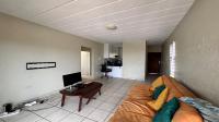 Lounges - 18 square meters of property in Oakdene