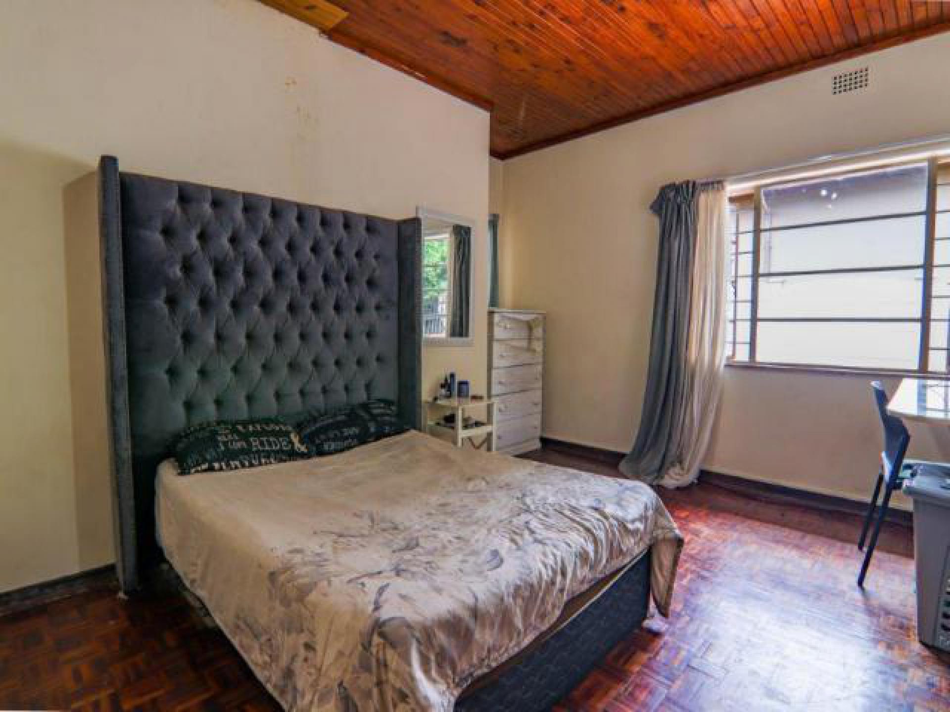 Bed Room 1 - 32 square meters of property in Doringkloof