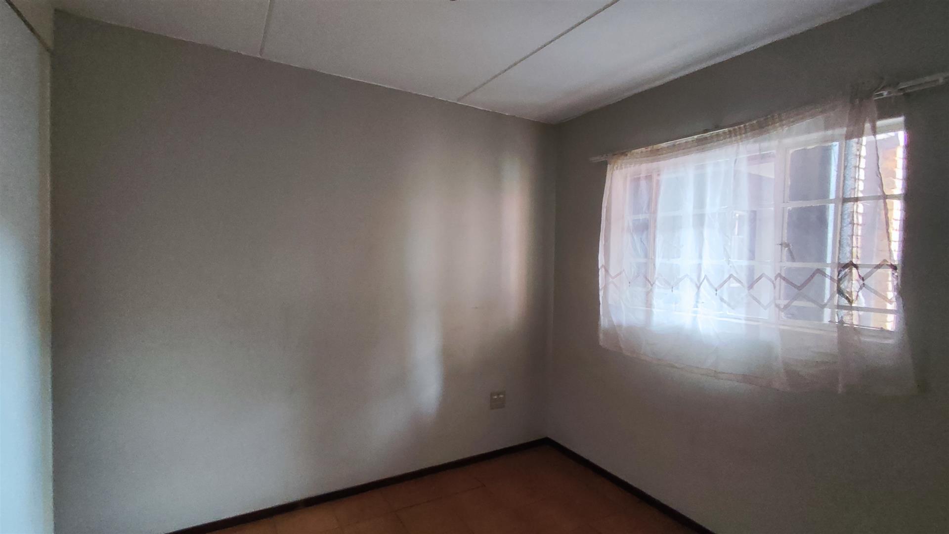 Bed Room 2 - 11 square meters of property in Ravenswood