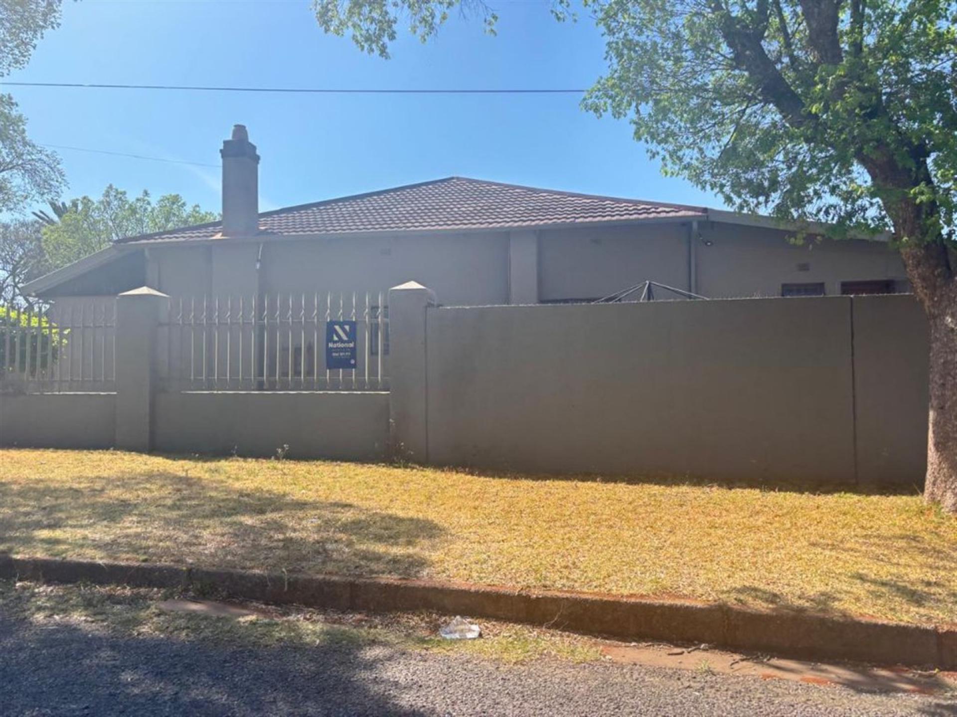 Front View of property in Florida