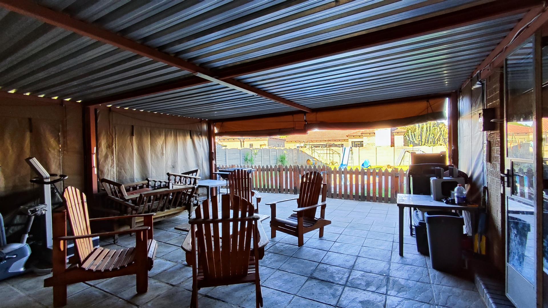 Patio - 50 square meters of property in Vanderbijlpark