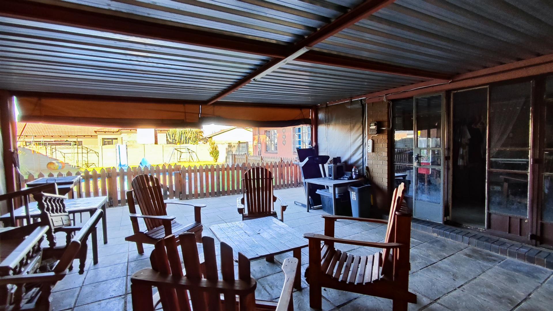 Patio - 50 square meters of property in Vanderbijlpark