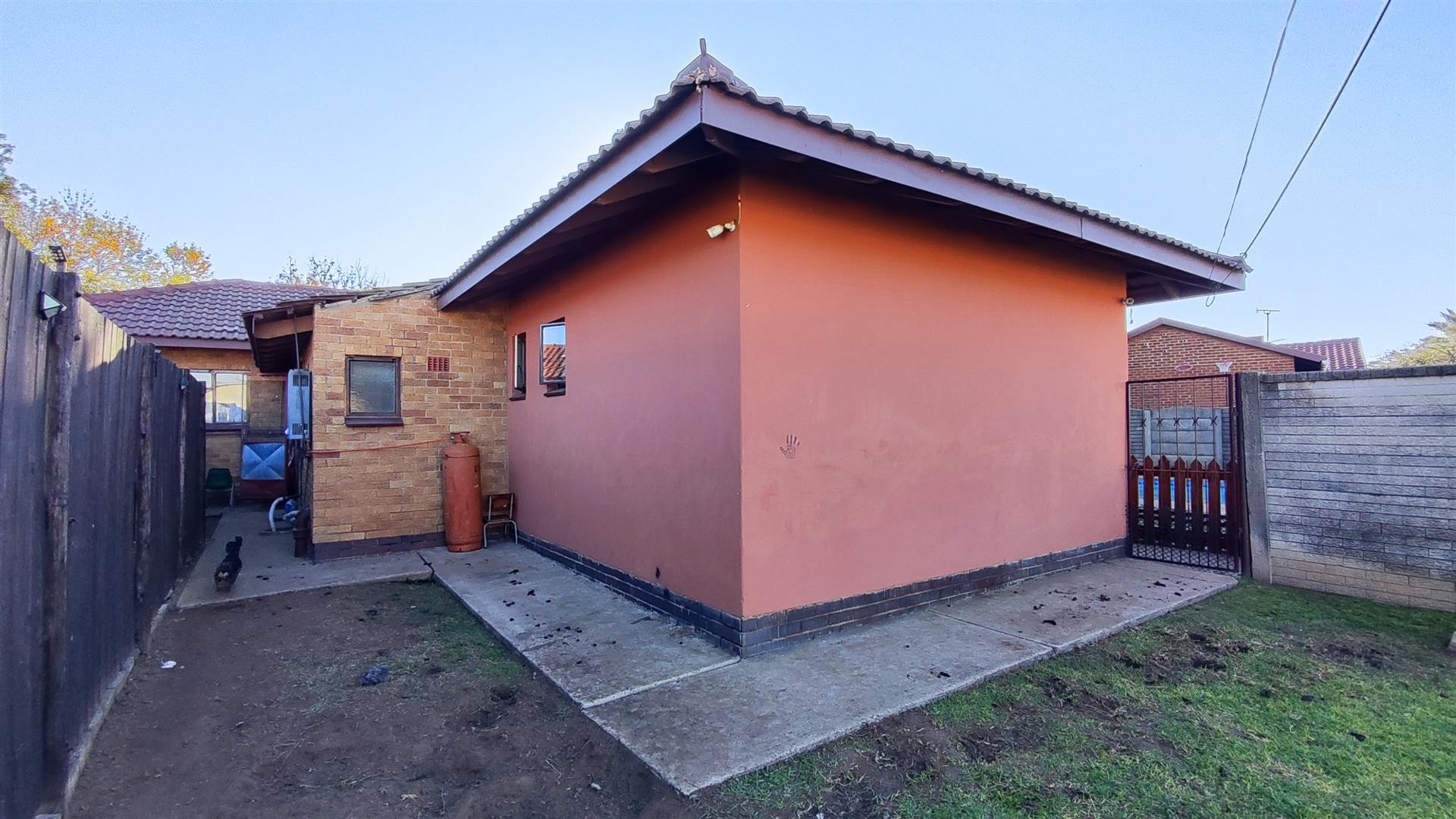 Backyard of property in Vanderbijlpark