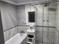 Bathroom 1 of property in Vanderbijlpark