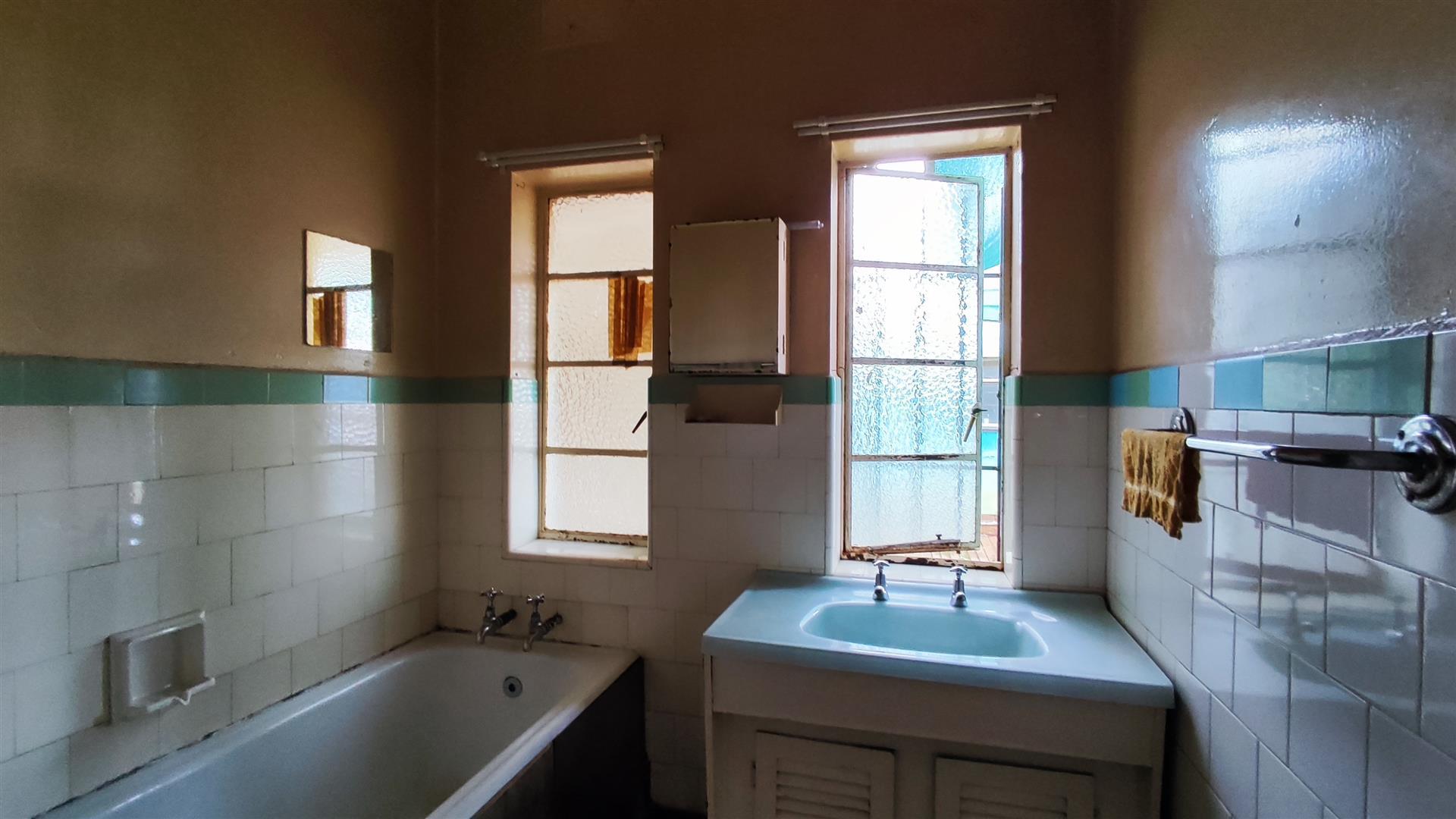 Bathroom 1 - 10 square meters of property in Casseldale
