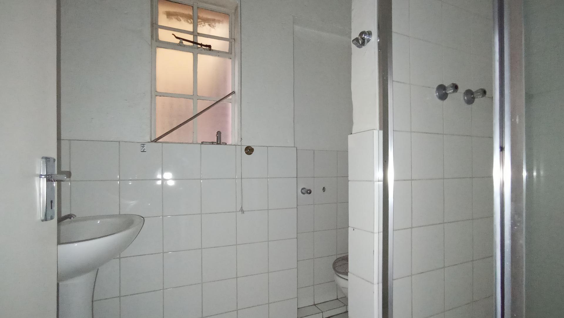 Bathroom 1 - 4 square meters of property in Marlands