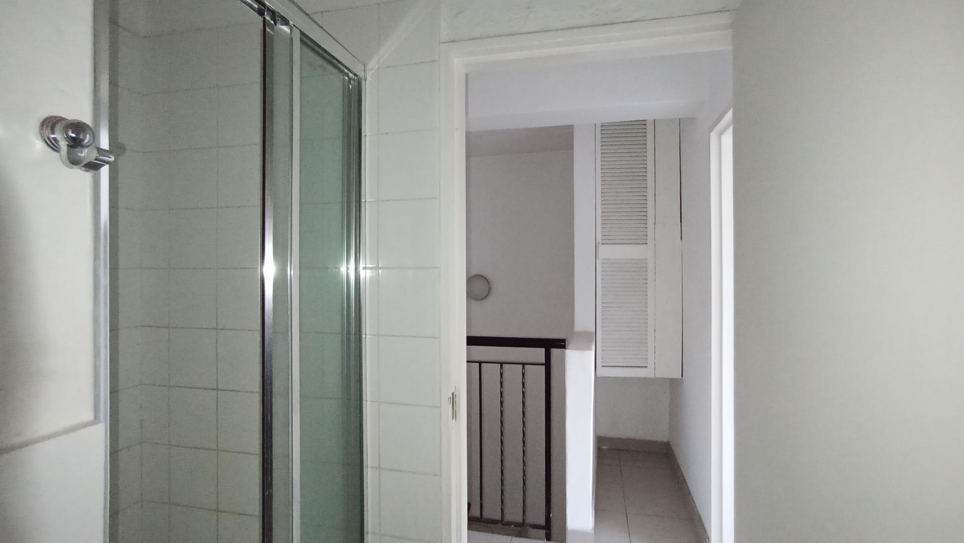 Bathroom 1 - 4 square meters of property in Marlands