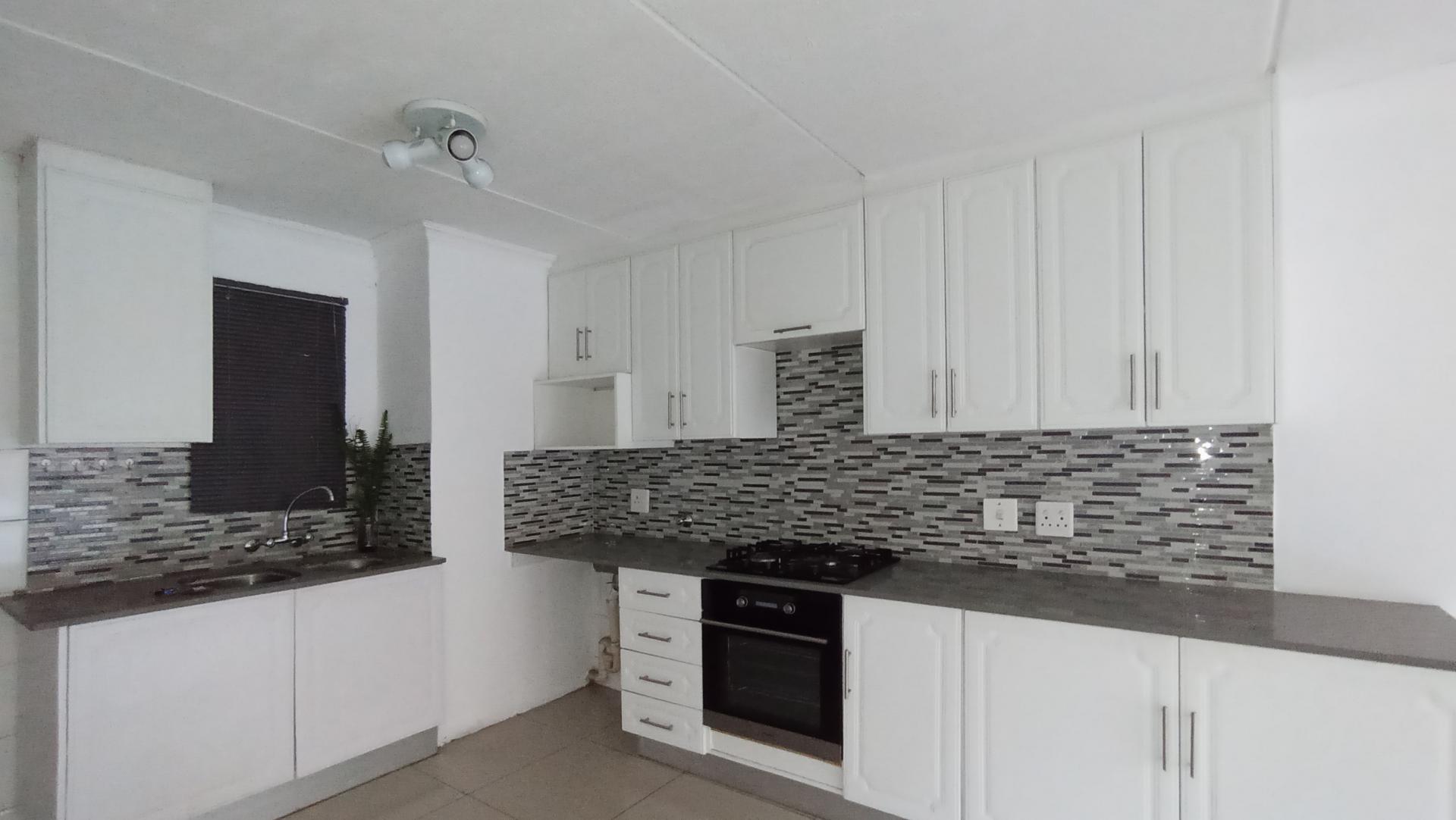 Kitchen - 9 square meters of property in Marlands