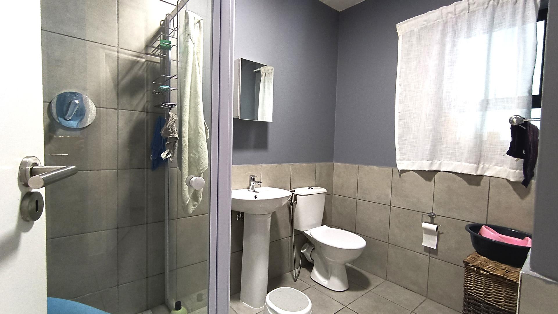 Bathroom 1 of property in Parklands