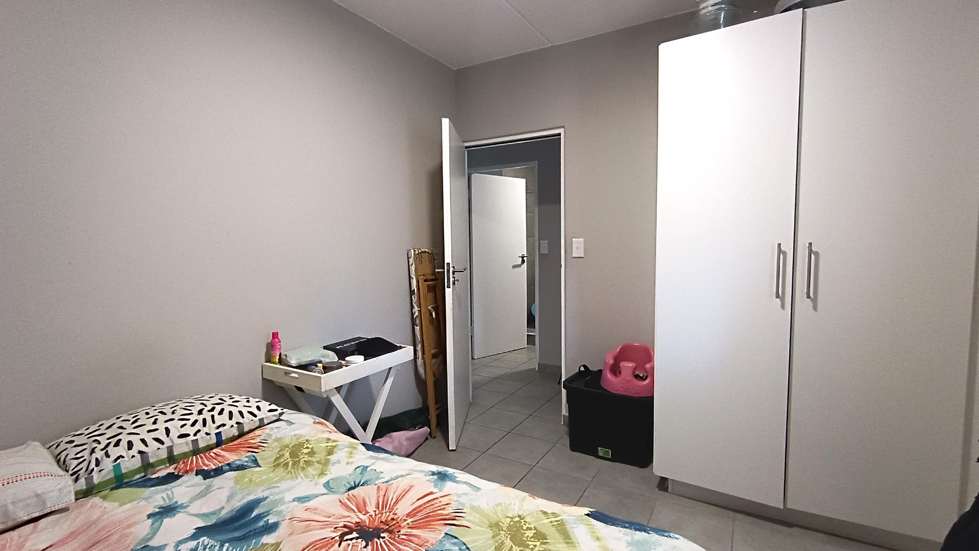 Bed Room 1 of property in Parklands
