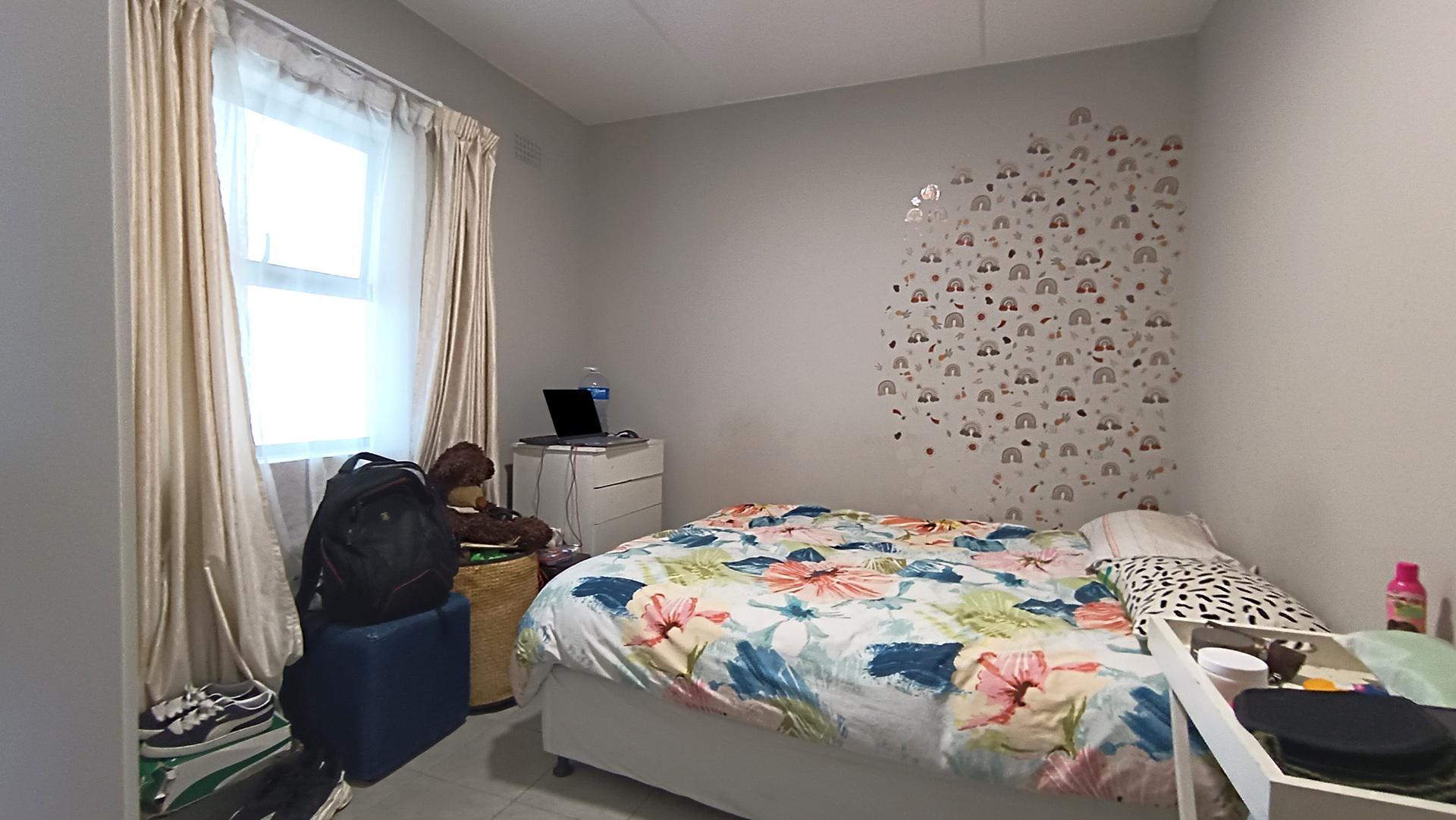 Bed Room 1 of property in Parklands