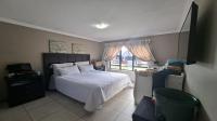 Bed Room 1 of property in Rooihuiskraal North