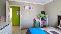Bed Room 1 - 11 square meters of property in Rooihuiskraal North