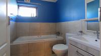 Main Bathroom - 7 square meters of property in Rooihuiskraal North