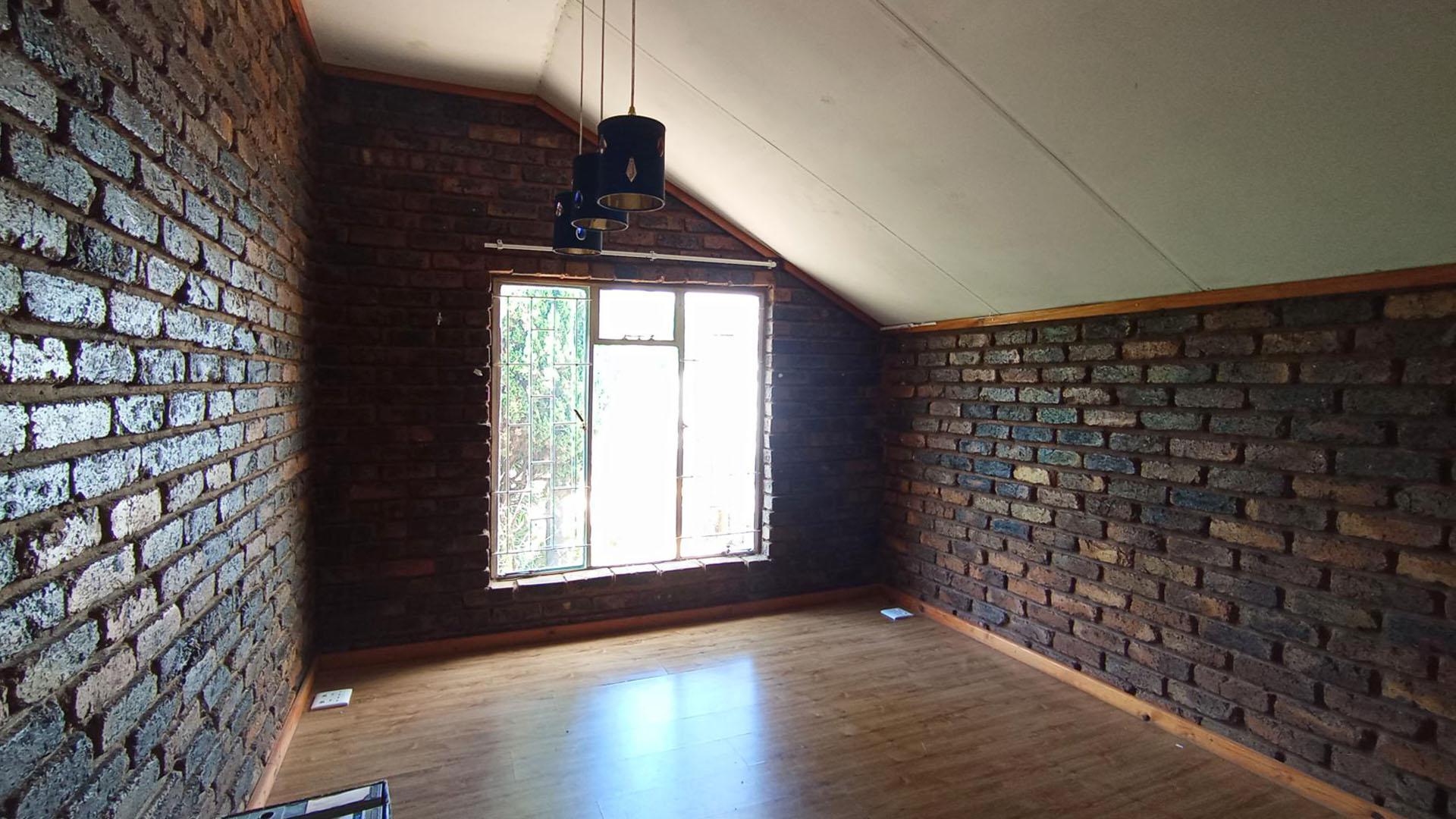 Store Room - 17 square meters of property in Dorandia